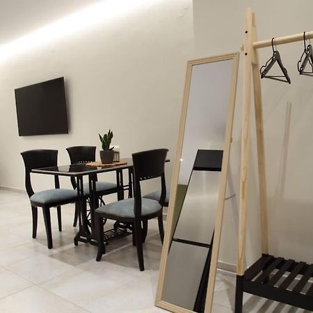 Eclectic Apartment Near Downtown Candia Esterno foto