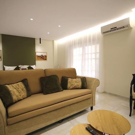 Eclectic Apartment Near Downtown Candia Esterno foto