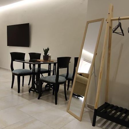 Eclectic Apartment Near Downtown Candia Esterno foto