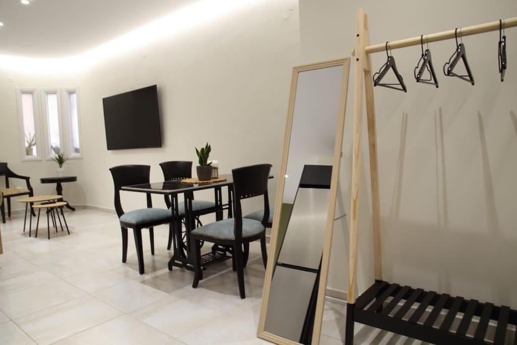 Eclectic Apartment Near Downtown Candia Esterno foto