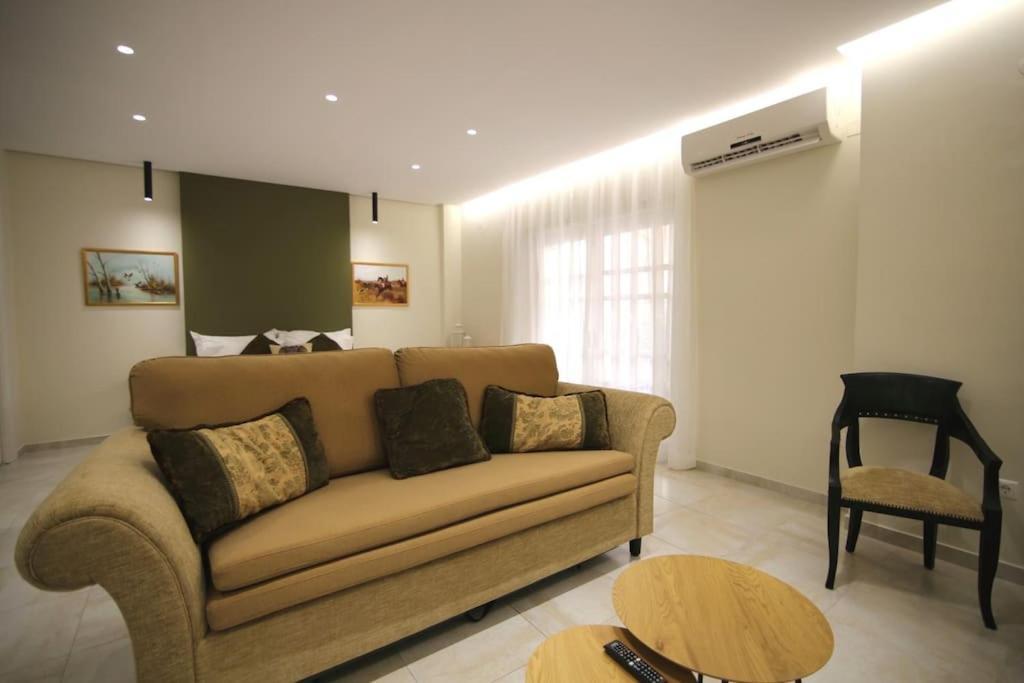 Eclectic Apartment Near Downtown Candia Esterno foto
