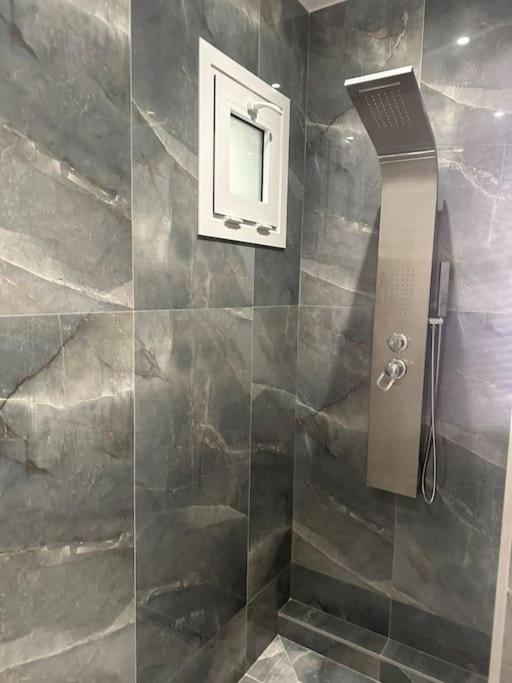 Eclectic Apartment Near Downtown Candia Esterno foto