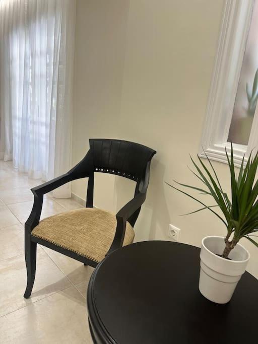 Eclectic Apartment Near Downtown Candia Esterno foto