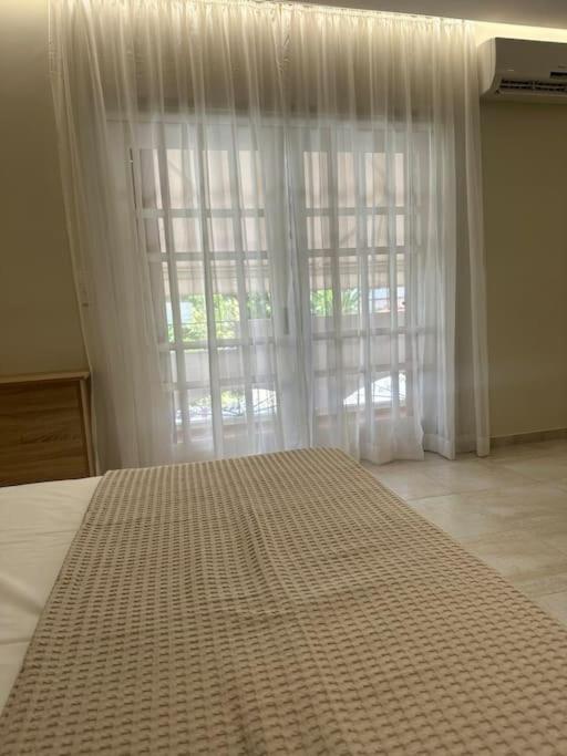 Eclectic Apartment Near Downtown Candia Esterno foto