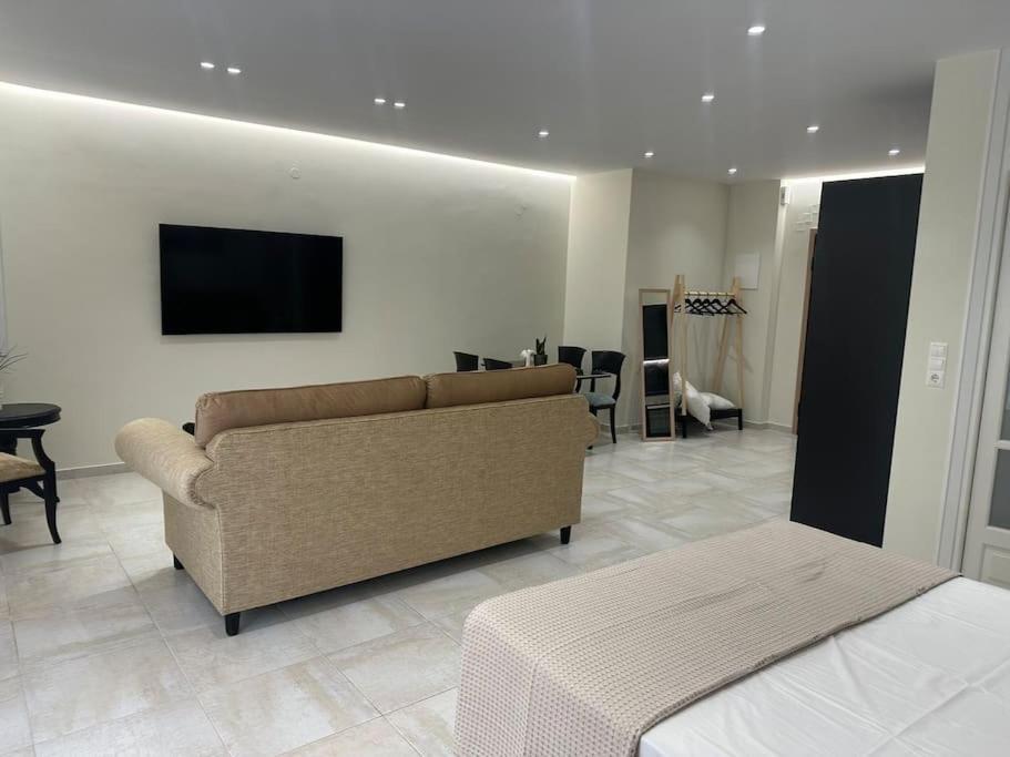 Eclectic Apartment Near Downtown Candia Esterno foto